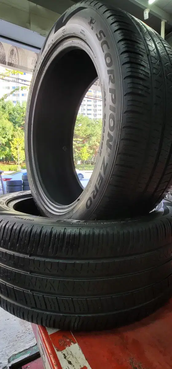 (중고) 피렐리 타이어 265 / 45 R21 2본 판매합니다.