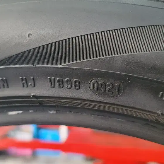 (중고) 피렐리 타이어 265 / 45 R21 2본 판매합니다.