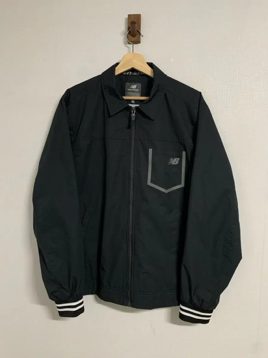 [105]New Balance Windbreaker Bloomsong Jacket