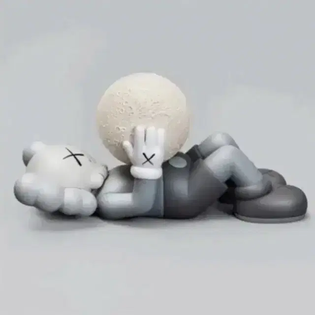 KAWS 카우스 홀리데이 상하이 그레이 새상품