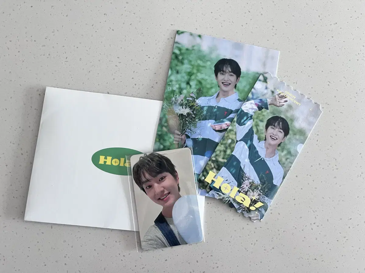 Onew fan con Day 2 Entry Kit