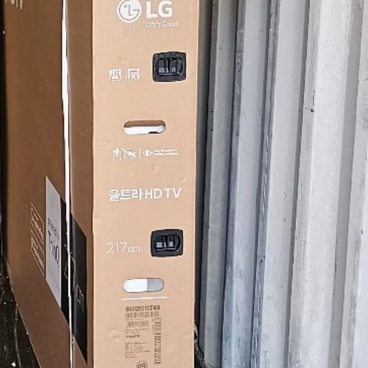 LG 울트라 86인치 HD TV 4K 새제품 팔아요