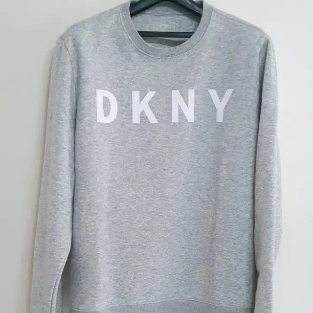 DKNY 정품 속기모 남녀공용 맨투맨 판매 합니다.