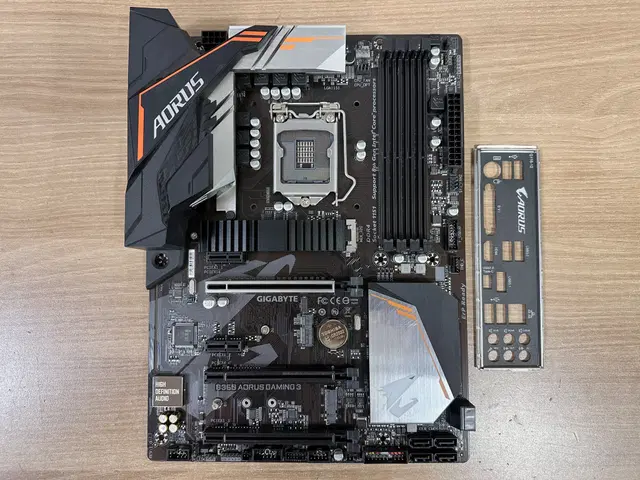 GIGABYTE B360 AORUS Gaming 3 메인보드