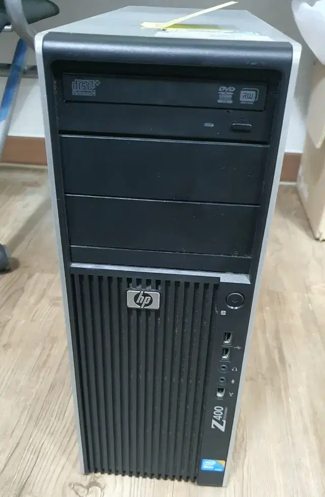 HP Z400 워크스테이션 팝니다.