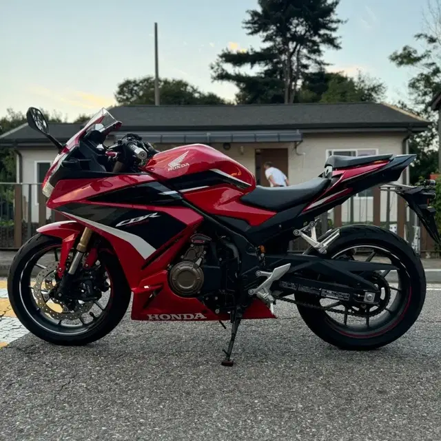 23년식 신차급 cbr500r 블박2채널 판매합니다.