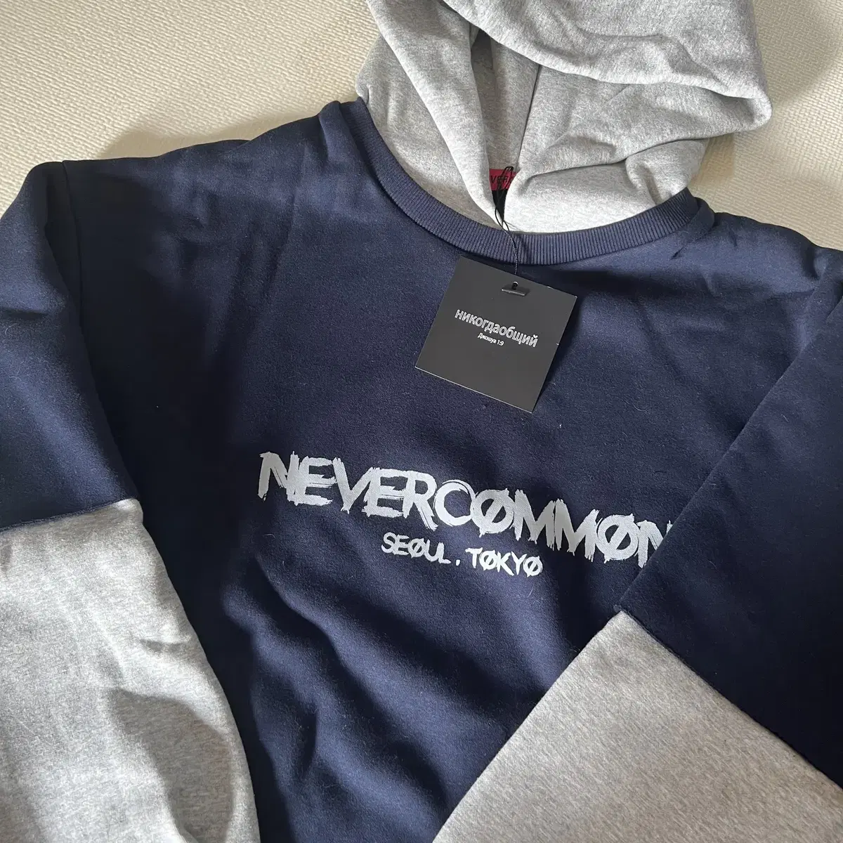 네버커먼 NEVERCOMMON 투톤 후드티 프리사이즈