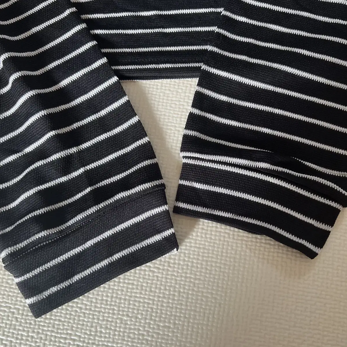 네버커먼 스트라이프 크롭 니트 stripe crop knit