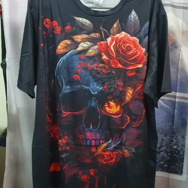 새상품)Rose Skull 폴리스판 남녀공용 반팔티셔츠 L사이즈