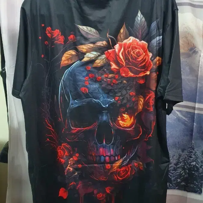 새상품)Rose Skull 폴리스판 남녀공용 반팔티셔츠 L사이즈