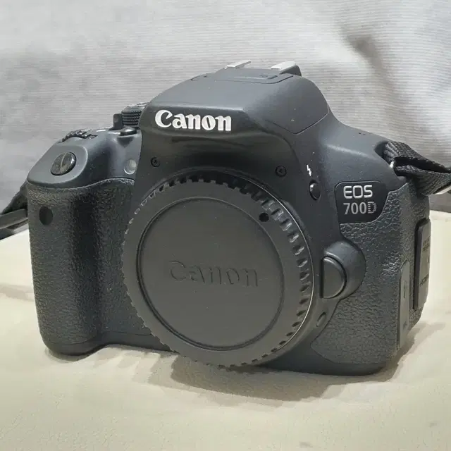 캐논 DSLR EOS 700D 카메라 바디