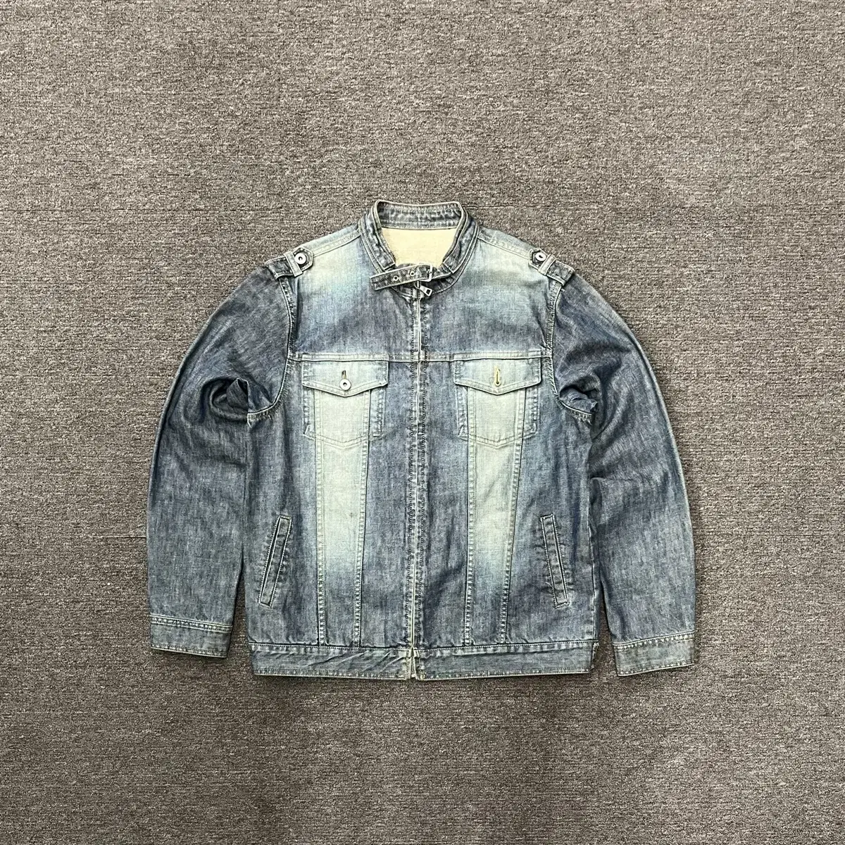 (L) HUM Washed Denim Jacket [25]