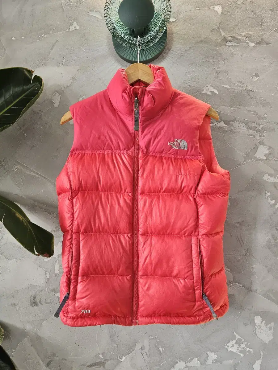 The North Face Nupsi 700 Puffer Vest L jo