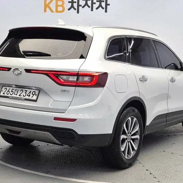 [르노코리아(삼성)]더뉴QM6 2.0 LPe RE 2WD_20년4만