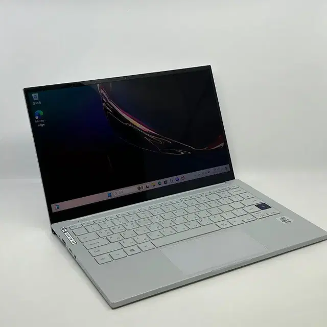 삼성 갤럭시북 이온 NT930XCJ-K716A i7 13인치 512GB