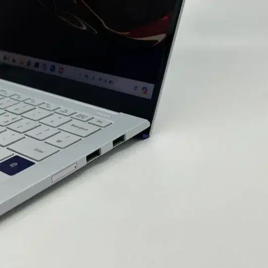 삼성 갤럭시북 이온 NT930XCJ-K716A i7 13인치 512GB