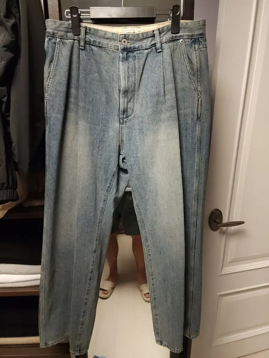 Roughside 23FW Draped Denim Bleach Size 3