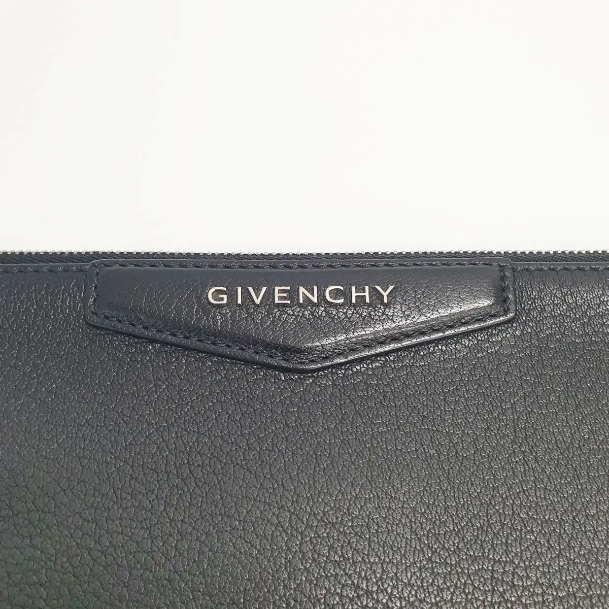 지방시(Givenchy) 안티고나 블랙 라지 클러치백 BB60DVB00B