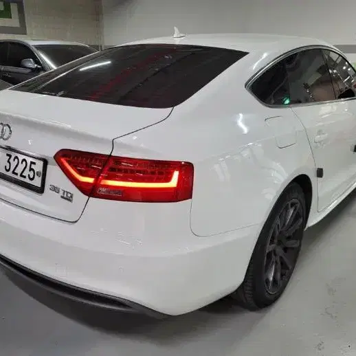 @14년식 아우디 A5 35 TDI 콰트로 스포트백 다