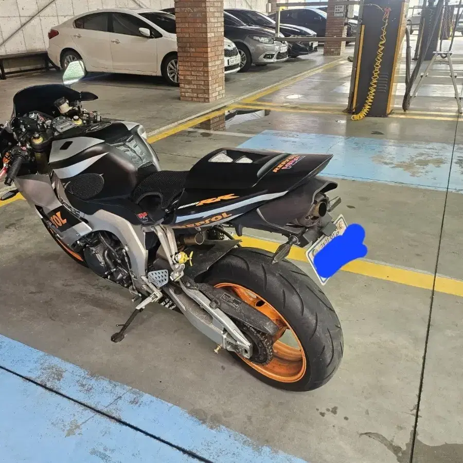 혼다 cbr1000rr 07년식 판매합니다 급하지 않아 가격 다시올립니다