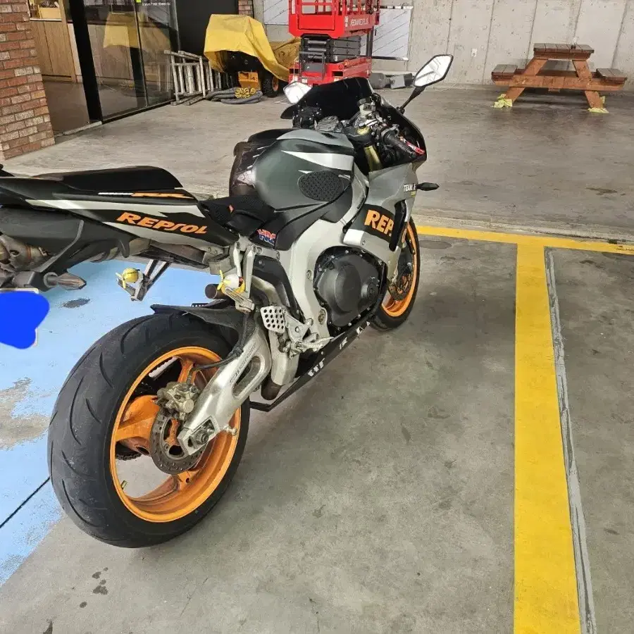 혼다 cbr1000rr 07년식 판매합니다 급하지 않아 가격 다시올립니다