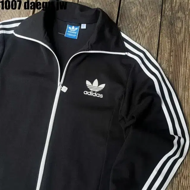 105 ADIDAS ZIPUP 아디다스 집업