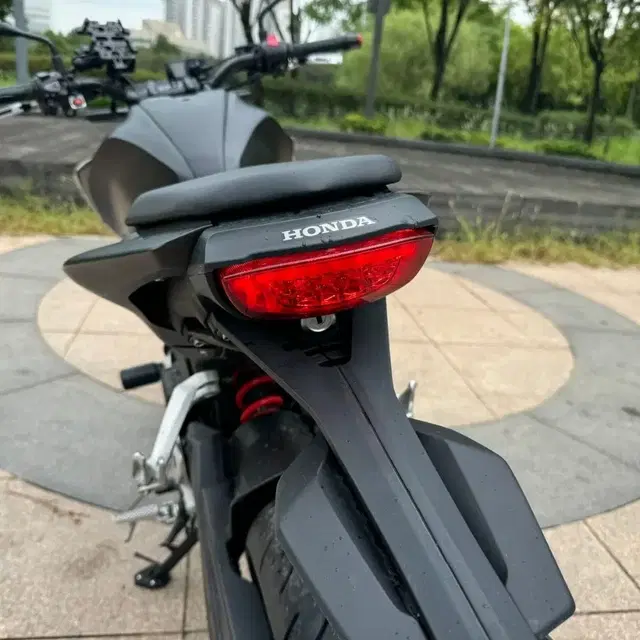 혼다 cb125r 21년형 무꿍무슬립 abs팝니다