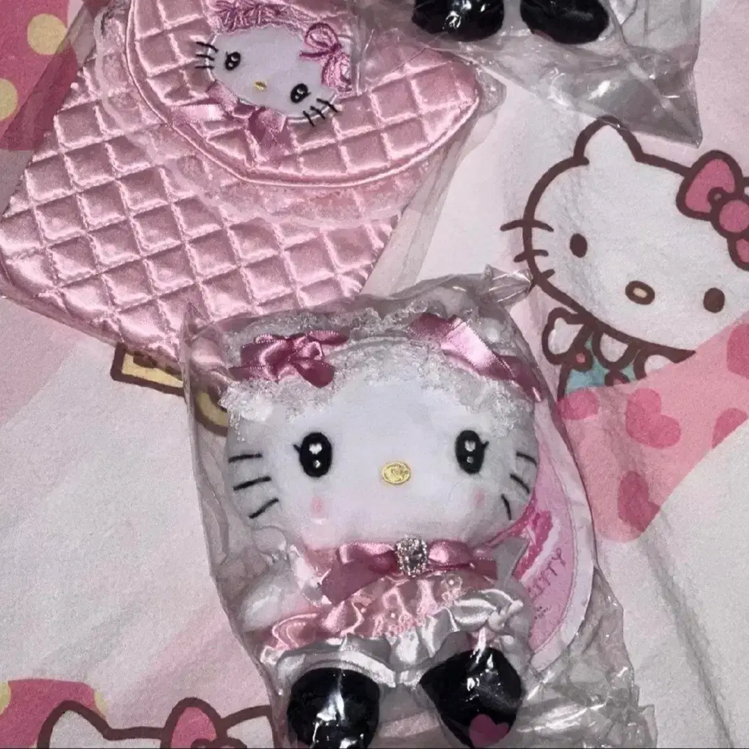 Unsealed) Hello Kitty 50th Anniversary Pink Quilted Series Doll Keyring