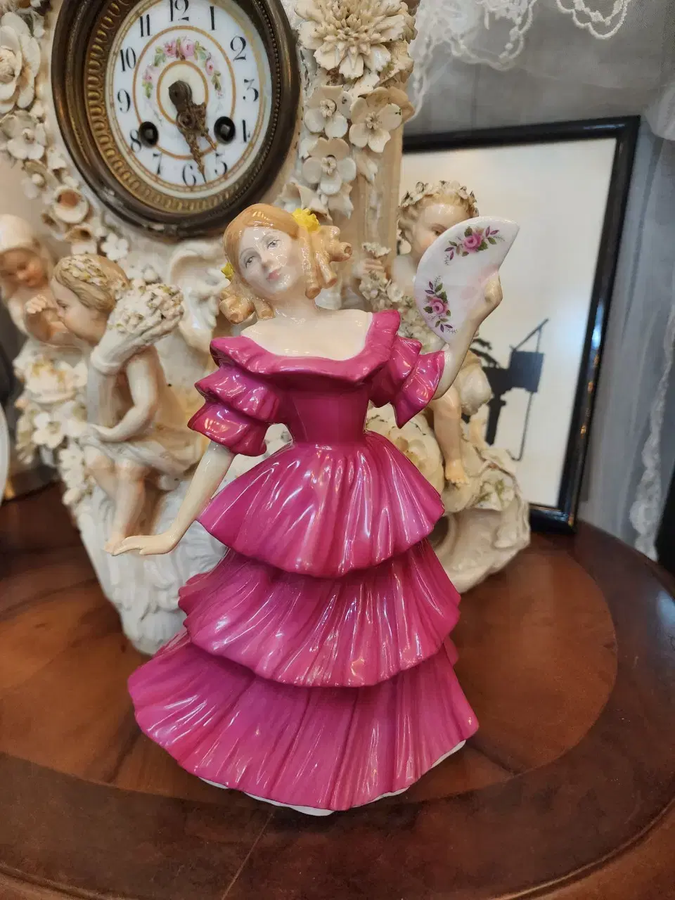 영국 로얄덜튼 Royal Doulton 제니퍼 여인 피겨린