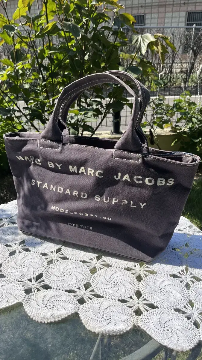 MARC BY MARC JACOBS 캔버스 토트백