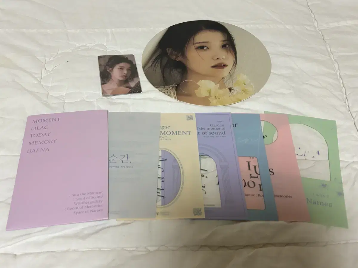 IU Exhibition <순간,> Pre-order Benefit