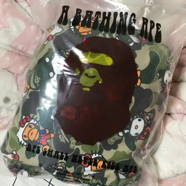 (오늘만 할인) Bape 베이프 x 헬로키티 샤크 후드집업