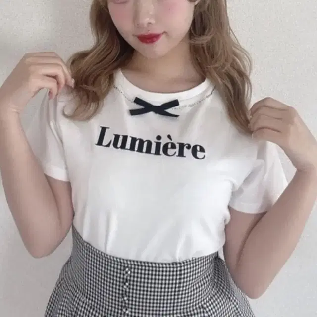 에블린 리본 비쥬 lumiere 티셔츠 리즈리사미셸마카롱스나계앙크루즈피움