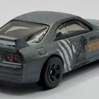 1:64 핫휠 닛산 스카이라인 GT-R (R33)