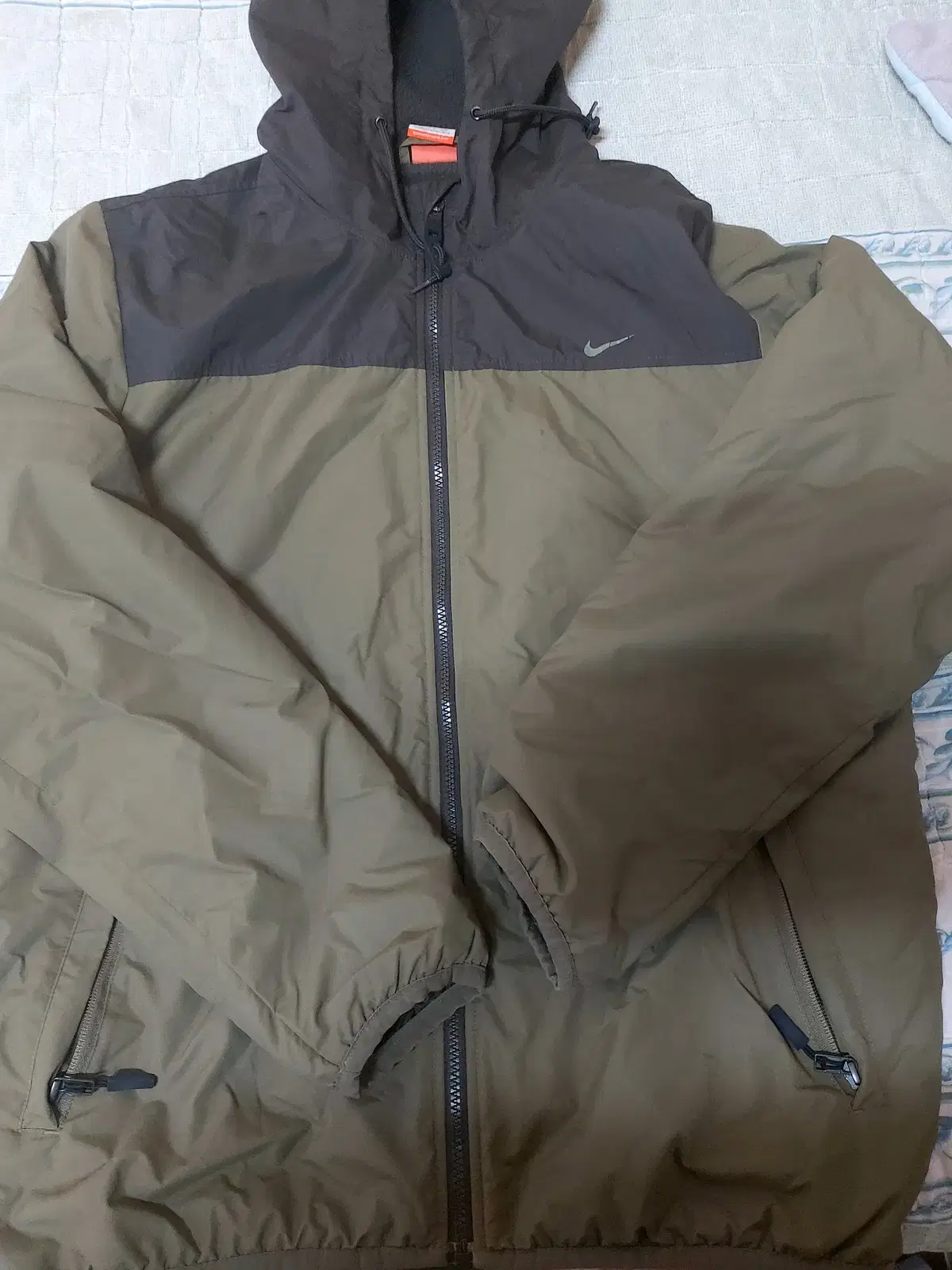 Nike Hooded Jacket Khaki Two-Tone 100 I'm scared.