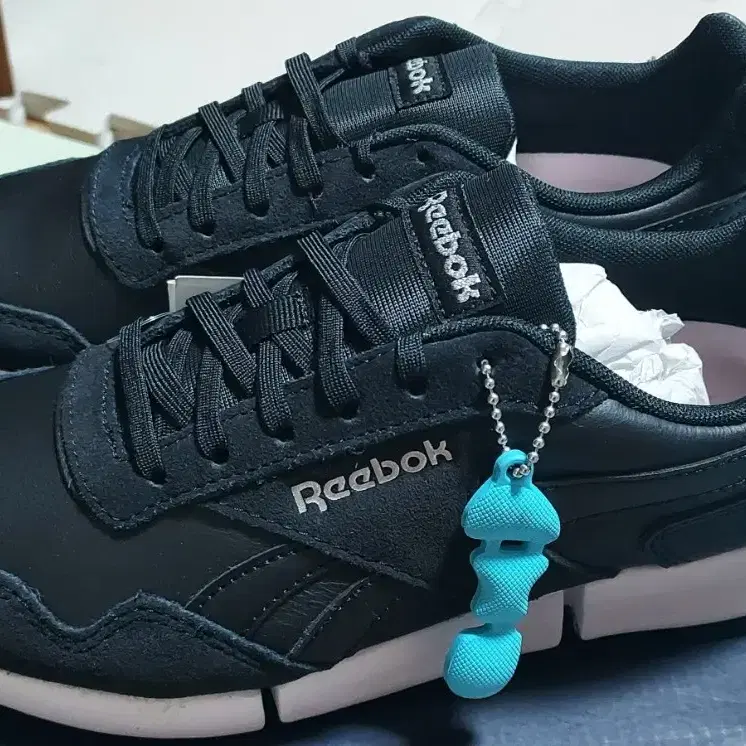 REEBOK 리복 워킹화 런닝화 캐주얼 구두 235mm