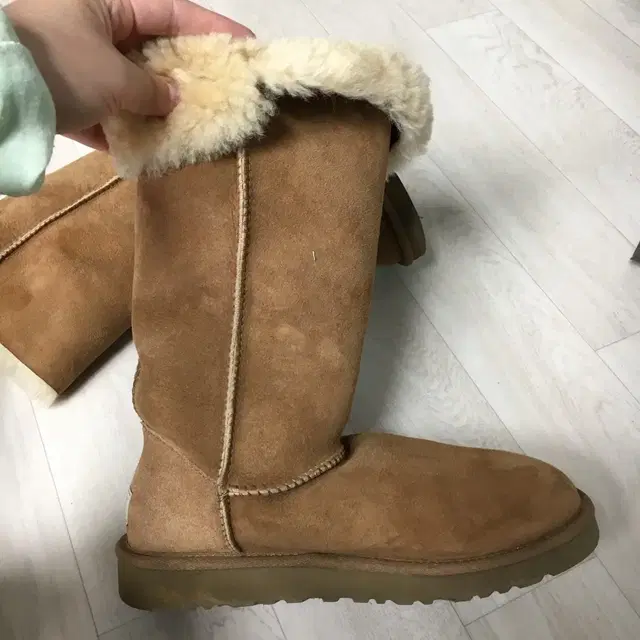 UGG 어그 베일리 버튼 체스트넛 부츠 240