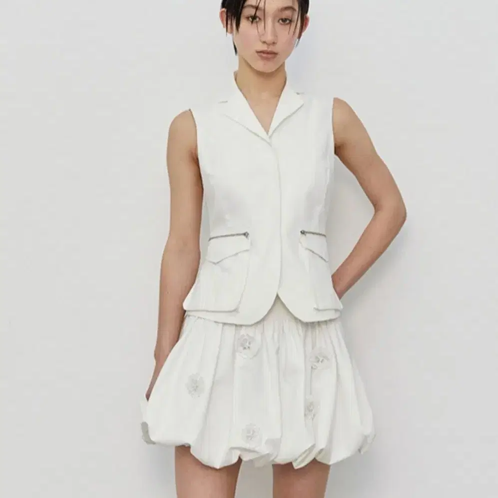 버뮬라 HOURGLASS POCKET VEST (WHITE)