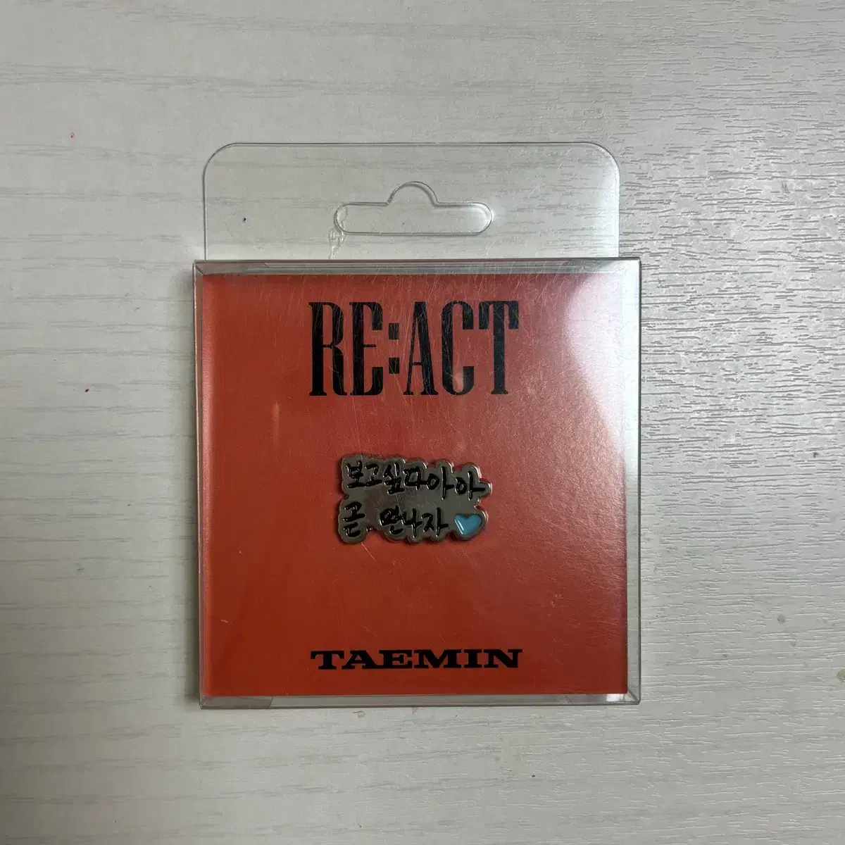 Shinee taemin React Handwritten Badge sealed Cost WTS