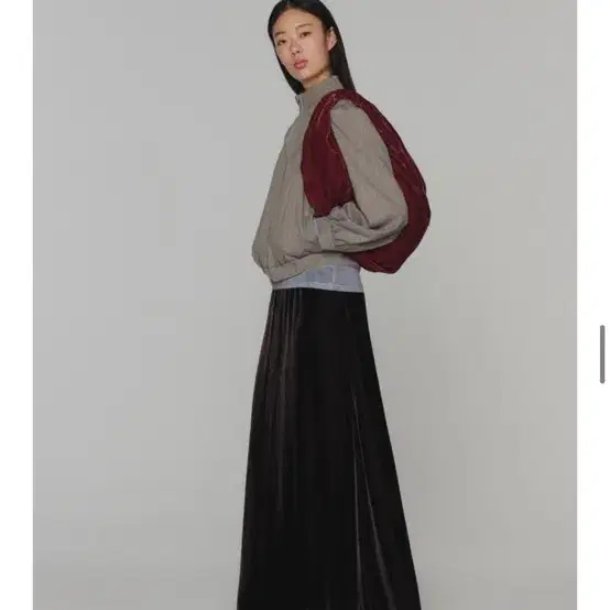 아모멘토 VELVET DRAWSTRING MAXI SKIRT 브라운