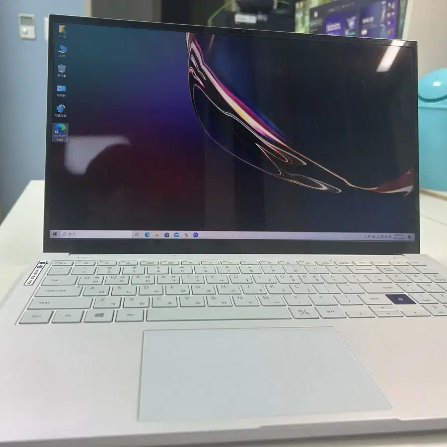 삼성 노트북 nt950xcj (i7 10세대, RAM 16GB)