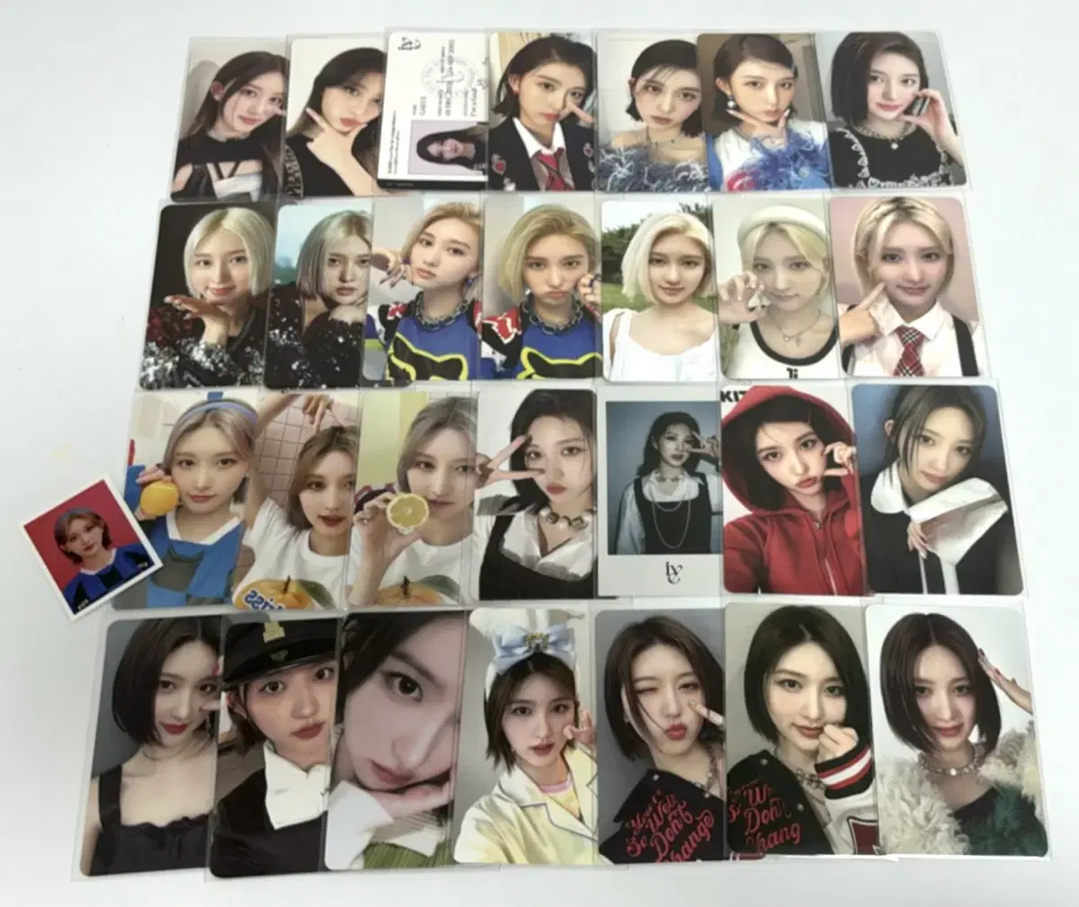 Ive gaeul photocard and sell them in bulk.