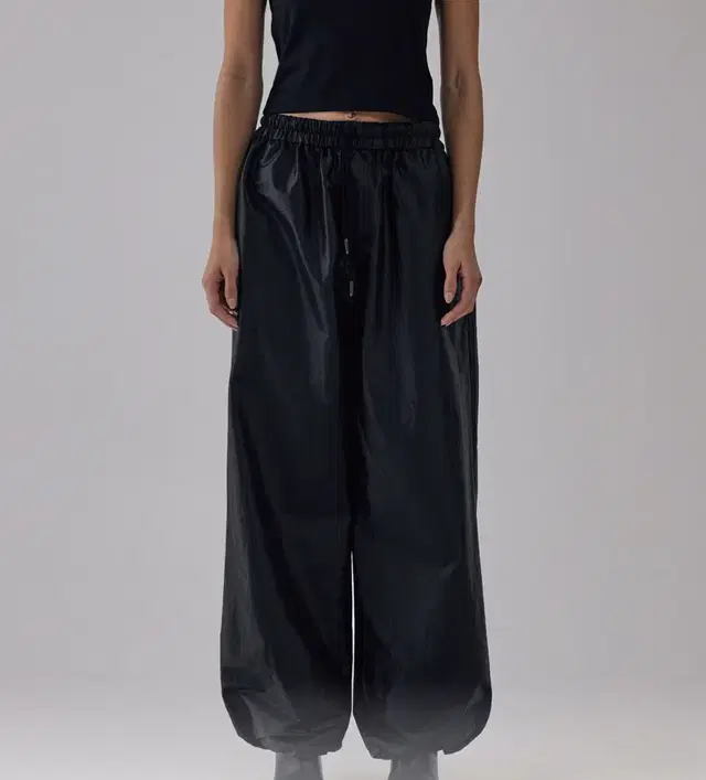 트리밍버드 glow nylon jogger pants