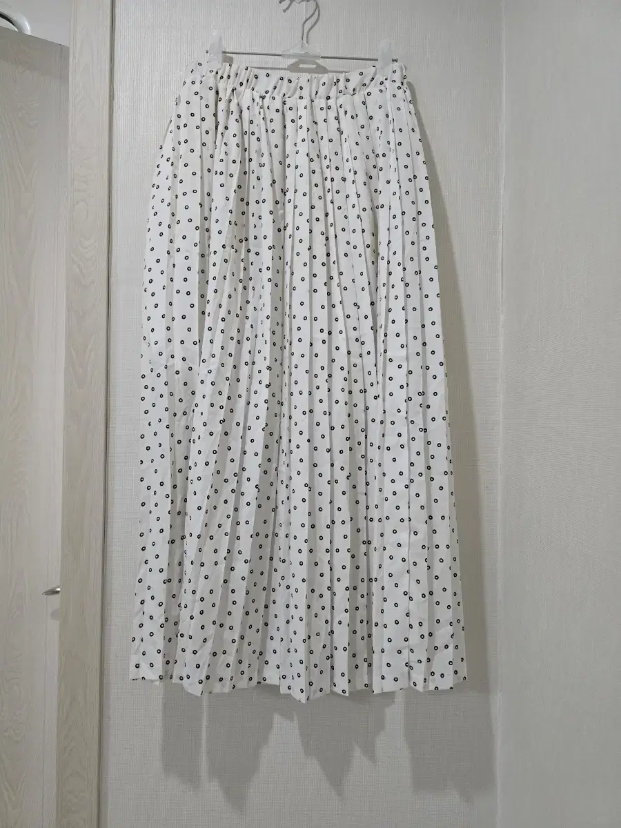 Dot long skirt