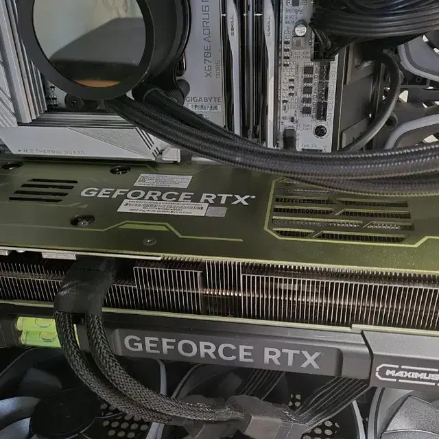 manli 4070ti super 갈라도 풀박팝니다