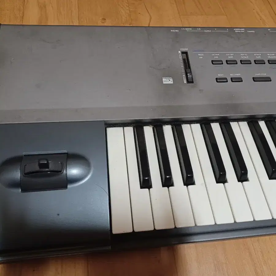 Korg N264 (76건반)