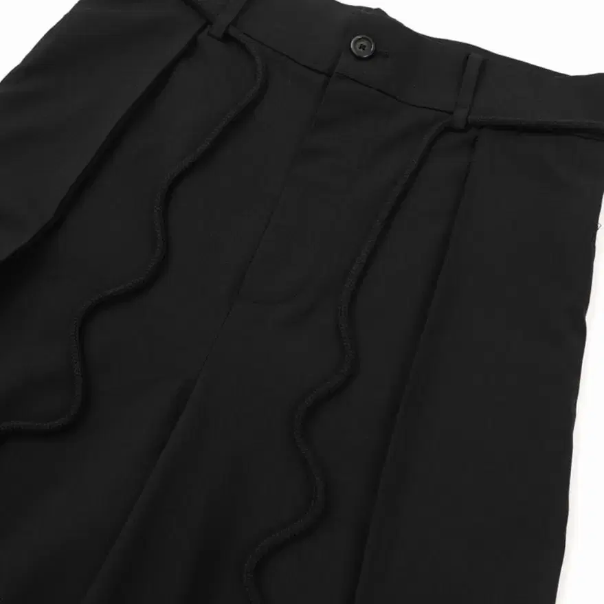 One Tuck Oversized Trousers [BLACK]