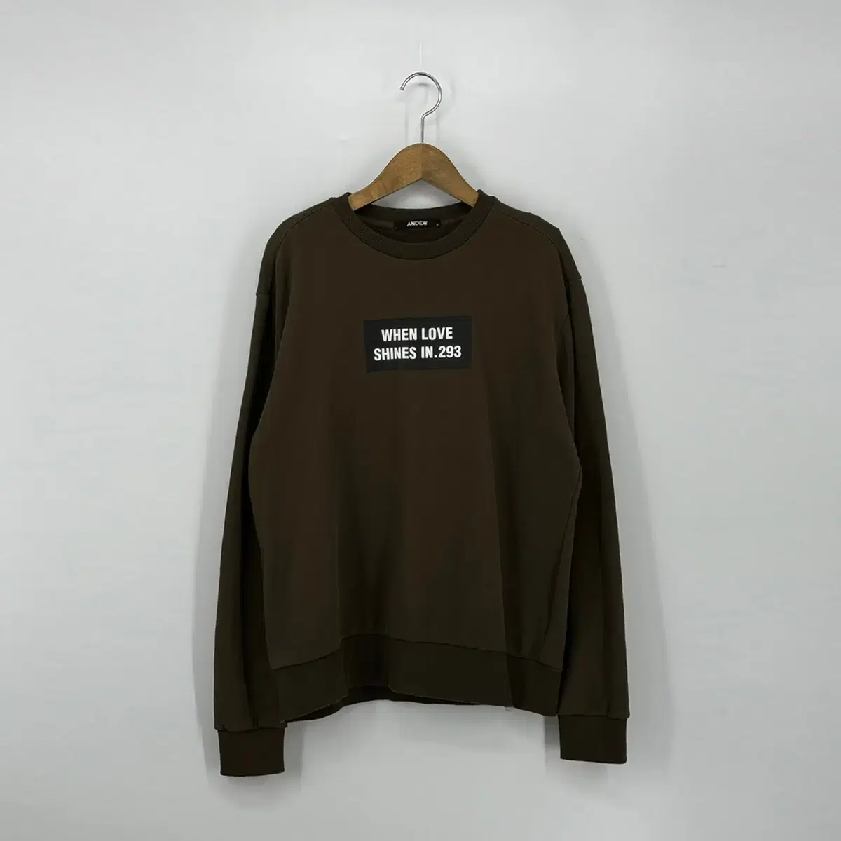 ANDEW 맨투맨 티셔츠 (95 size / BROWN)