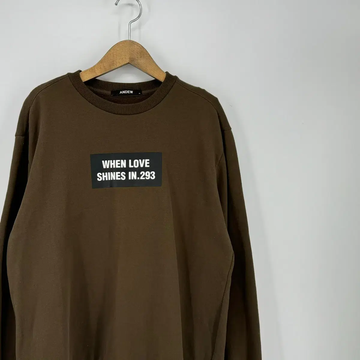 ANDEW 맨투맨 티셔츠 (95 size / BROWN)