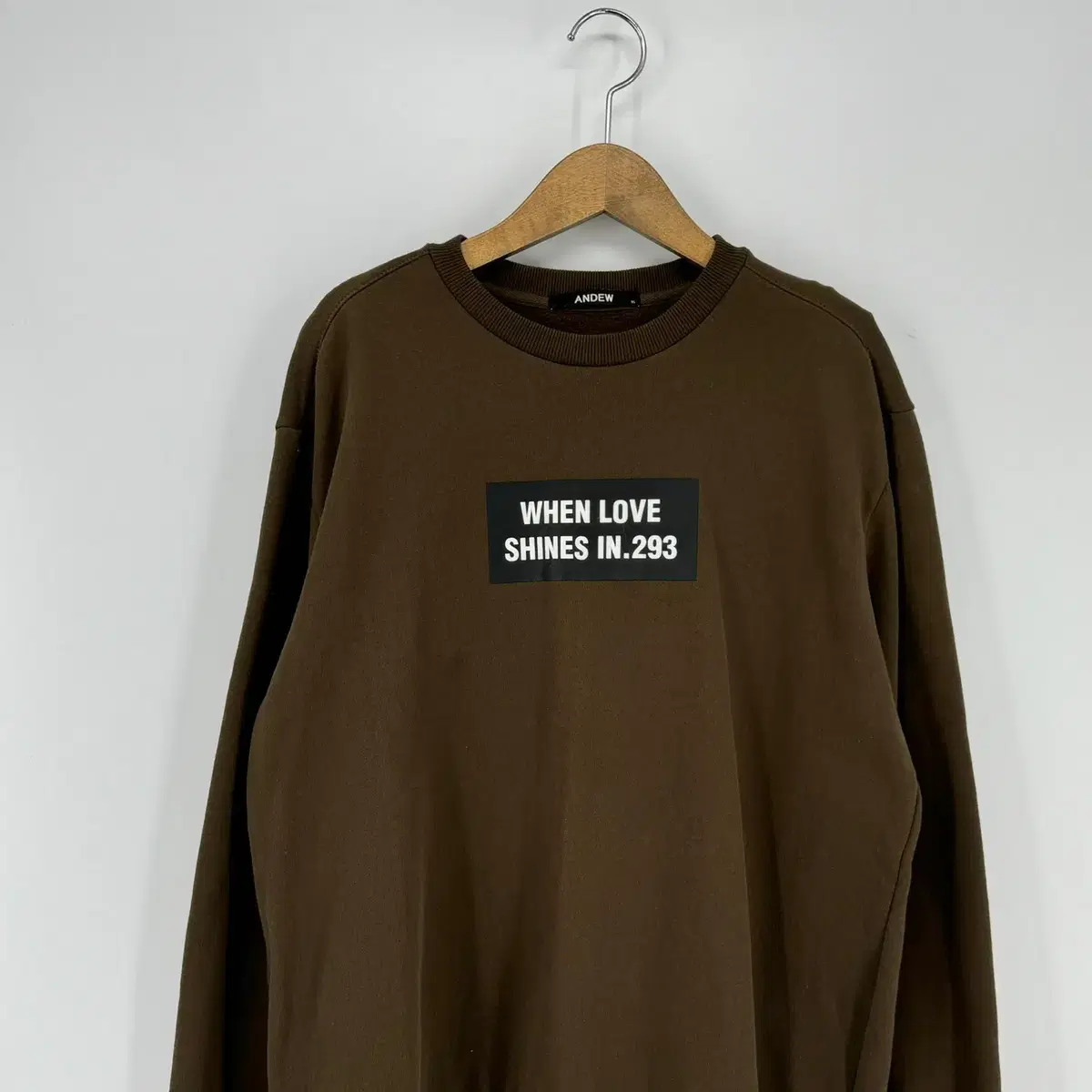 ANDEW 맨투맨 티셔츠 (95 size / BROWN)